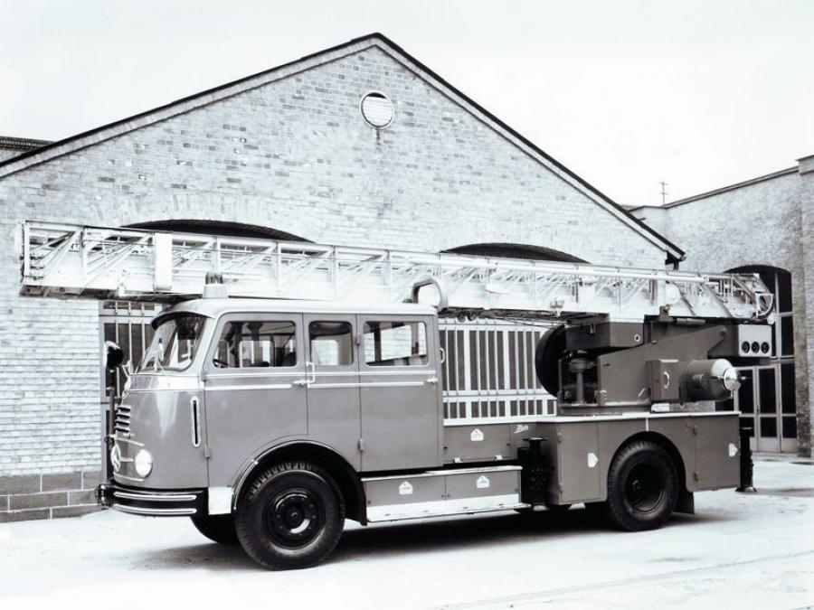  Mercedes-Benz LP329 DL-30 by Metz 1959 года  (фото 1 из 2)